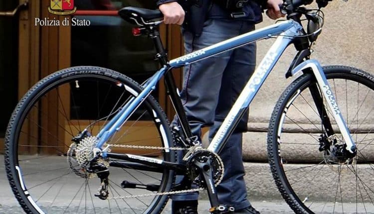 polizia in bici milano