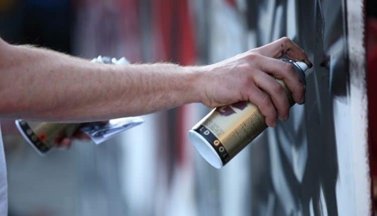 milano, polizia arresta imbrattatori