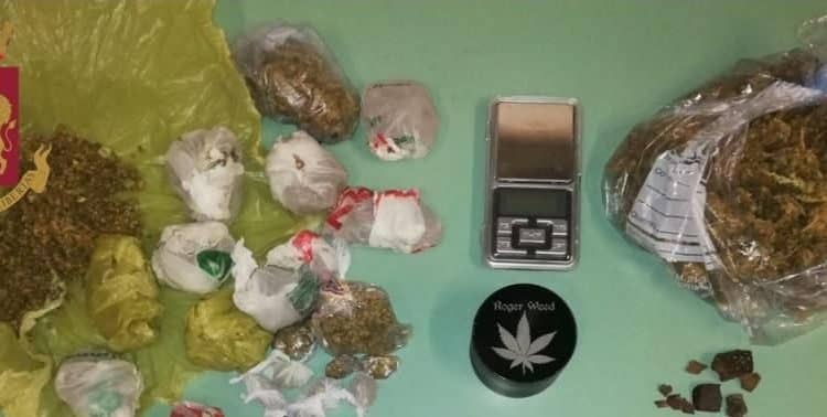 Milano, spacciano droga davanti la Parrocchia