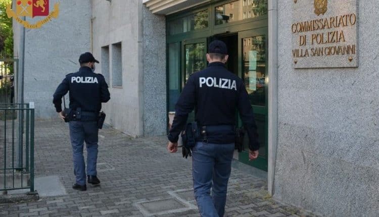 Milano, tenta il suicidio per delusione d'amore, gli agenti la salvano poco prima di buttarsi