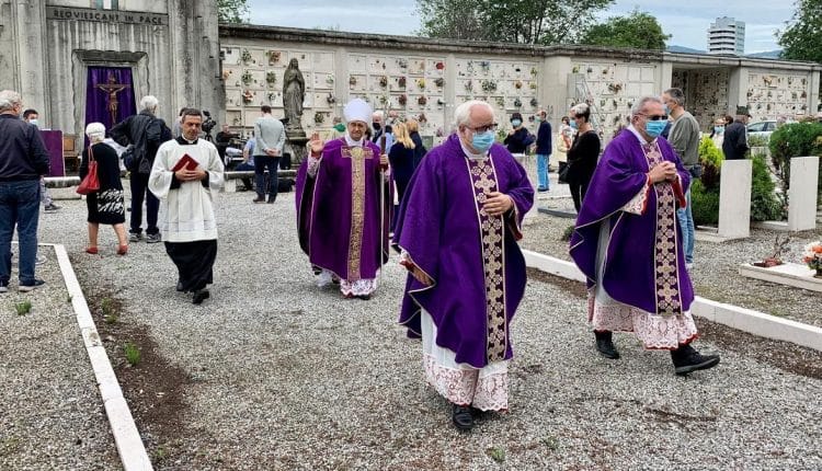 Brescia, terminate cerimonie religiose per il rientro delle ceneri , fino al 30 giugno operazioni di tumulazione