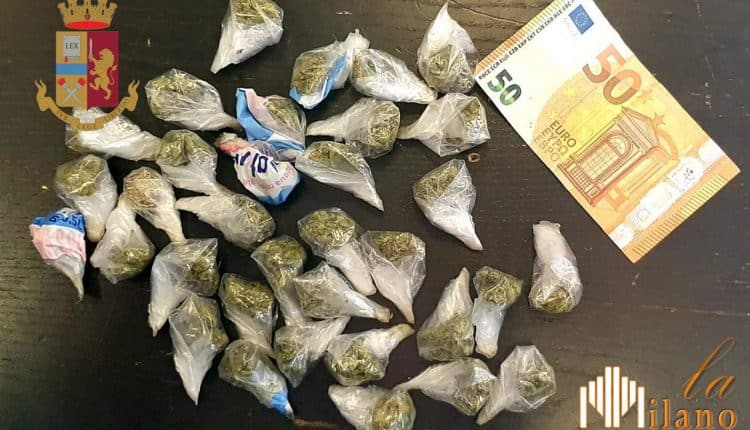 Milano, confezionava marijuana nei giardinetti, 32enne arrestato