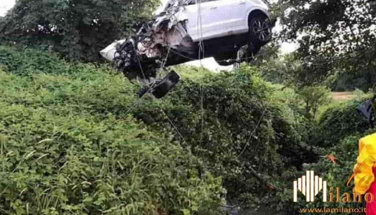 Milano, incidente mortale a Vermezzo, auto precipita nel naviglio