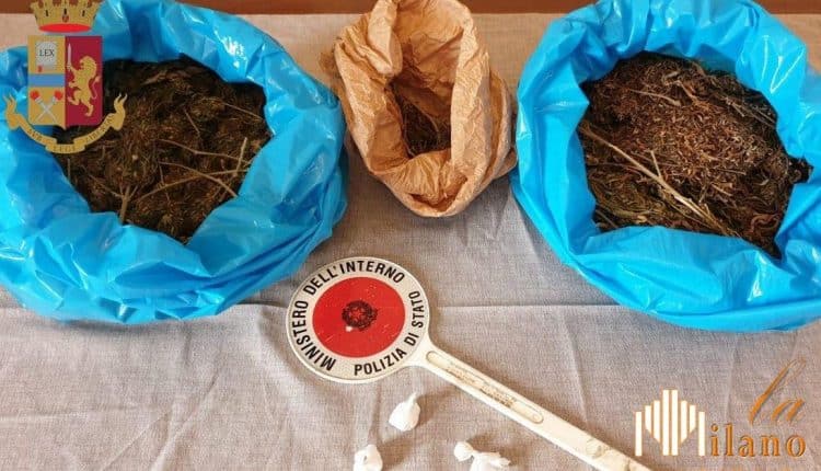 Milano, la droga nel cruscotto, arrestata una donna