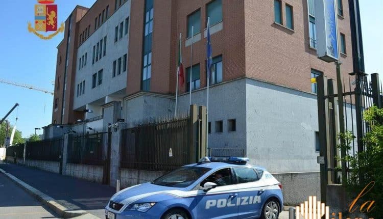 Milano, lo spaccio in casa con la famiglia, arrestato dalla Polizia