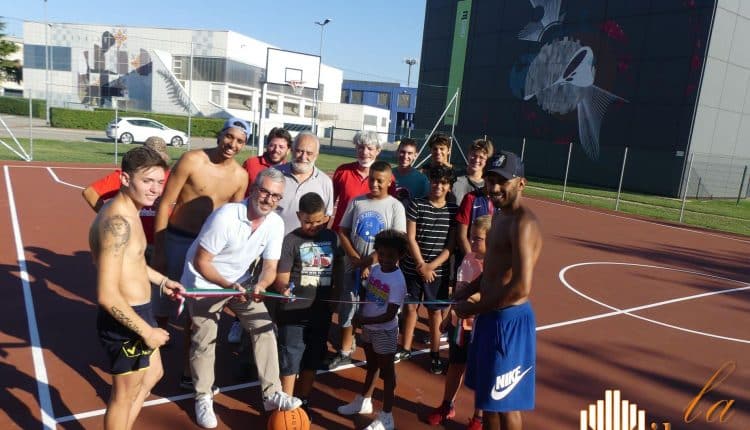 Mantova, area giochi e campo basket di Lunetta inaugurati