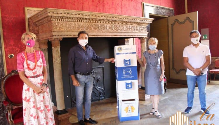 Cremona, 13 totem per igienizzare le mani donati dal Lions Club Torrazzo
