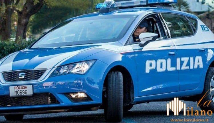 Sondrio, tenta di autolesionarsi con dell'acido, ma viene bloccato e il liquido cade sugli agenti