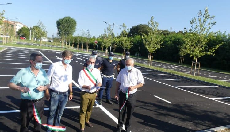 Mantova, nuovo parcheggio gratuito con 168 posti auto e servizio navetta