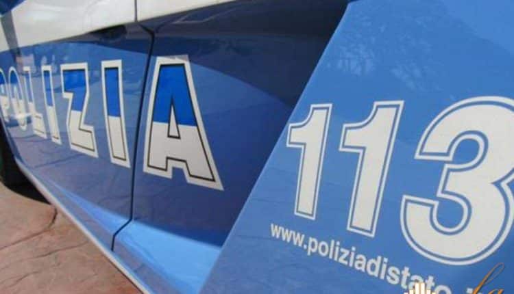 Varese, colpiva con una bottiglia vuota i cartelli stradali, perquisito dalla Polizia nascondeva marijuana negli slip
