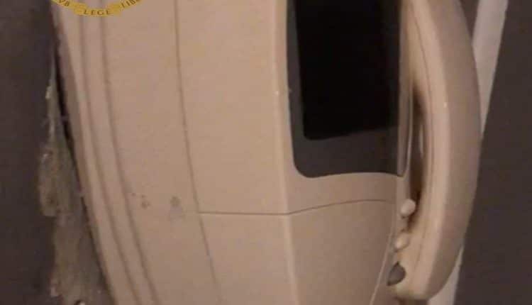 Milano, 100 gr di cocaina nascosti dietro al videocitofono