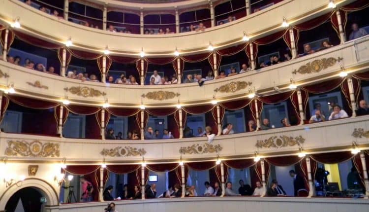 Lecco, via ai lavori del Teatro della Società