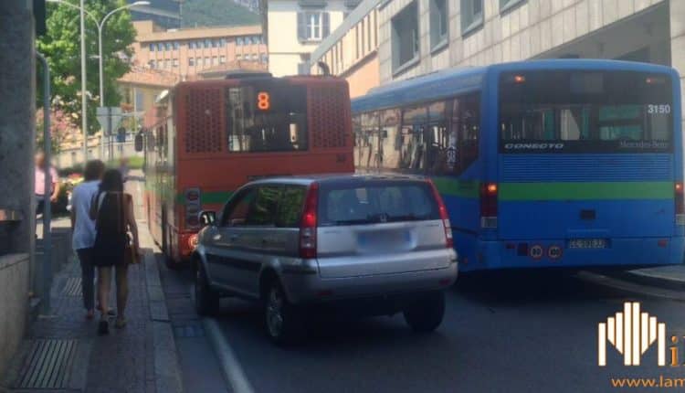Lecco, Bus gratuiti per le attività fuori sede scolastica per le scuole primarie e secondarie