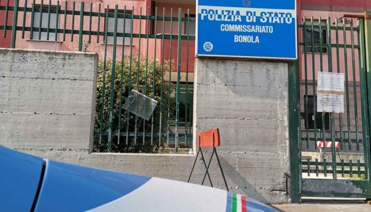 Milano, minaccia con un coltello a seghetto per occupare un alloggio ALER