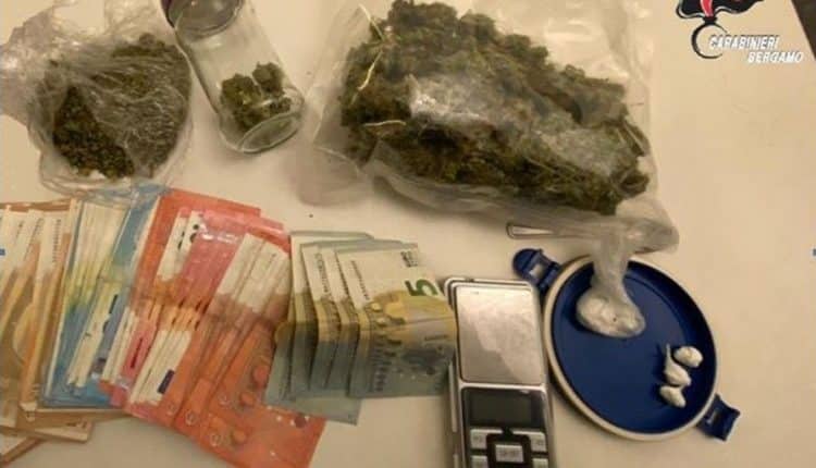 Bergamo, arrestati due responsabili di spaccio di sostanze stupefacenti, possedevano una coltivazione di marijuana