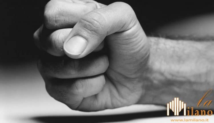 Varese, si chiude in casa dopo aver sequestrato la convivente