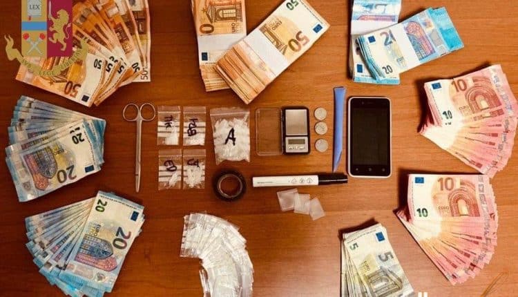 Milano, Spaccia shaboo dopo il lavoro, arrestato dalla Polizia