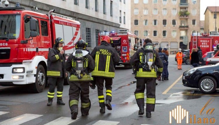 "Stiamo terminando la ricerca dei dispersi per eliminare ogni dubbio, probabilmente non ce ne sono. Il primo passaggio con i cani è stato negativo. È stata una forte esplosione, le notizie erano molto gravi, temevamo il peggio - ha spiegato Pendini -. Si è verificata un'esplosione a pian terreno, c'è un ferito grave ma cosciente e cinque lievi. È stato danneggiato un appartamento e l'androne delle scale nonché tutte le finestre fino al quinto piano dell'edificio".