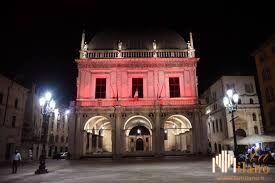 Brescia, Loggia di rosso per la giornata contro la poliomielite