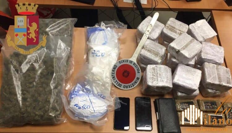 Como, fermato con alcuni panetti di hashish in macchina, nel garage nascondeva circa quattro kg di ketamina