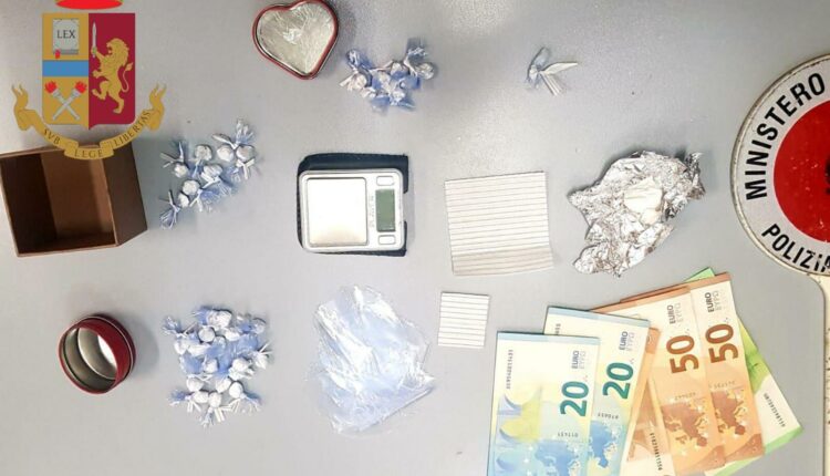 Milano, arrestati 7 spacciatori e sequestra oltre mezzo chilo di cocaina in diversi quartieri della città