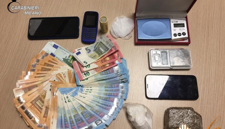 Milano, pusher ricevevano i clienti al loro domicilio, arrestati dalla Polizia