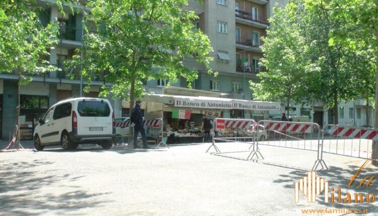 Milano, mercati aperti solo per agli operatori alimentari
