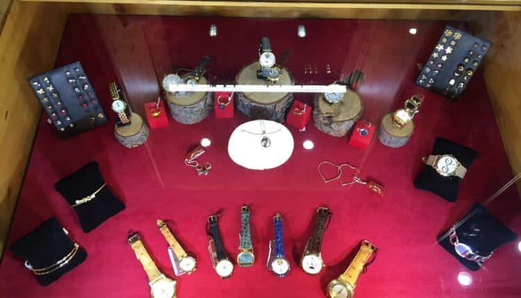 Rubavano gioielli nel Nord Italia, arrestati 6 georgiani e senza fissa dimora