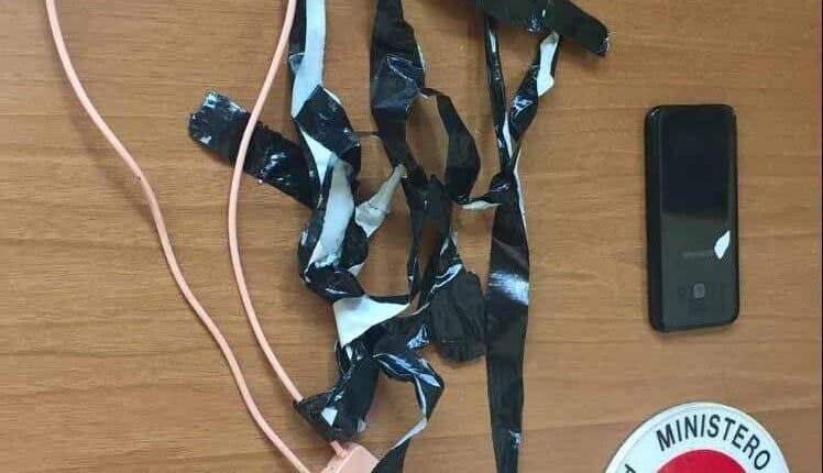 Mantova, esame teorico per la patente con svolto con radio trasmittente, denunciato 37