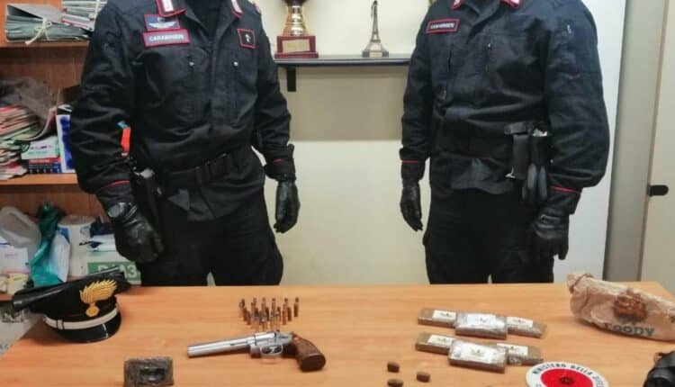 68enne italiano, separato, pensionato ed un 48enne marocchino, entrambi pregiudicati per reati specifici.