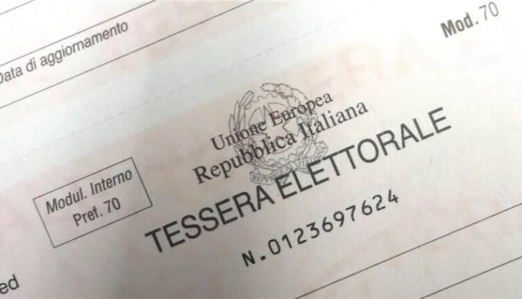 tessera elettorale per diciottenni e neo residenti