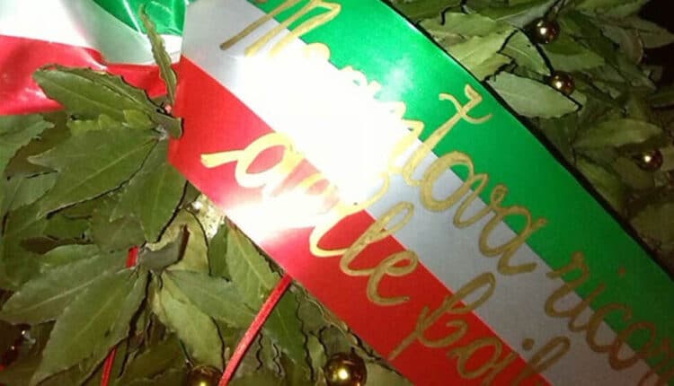 Mantova, una corona nel Giardino delle Vittime delle Foibe nel Giorno del Ricordo