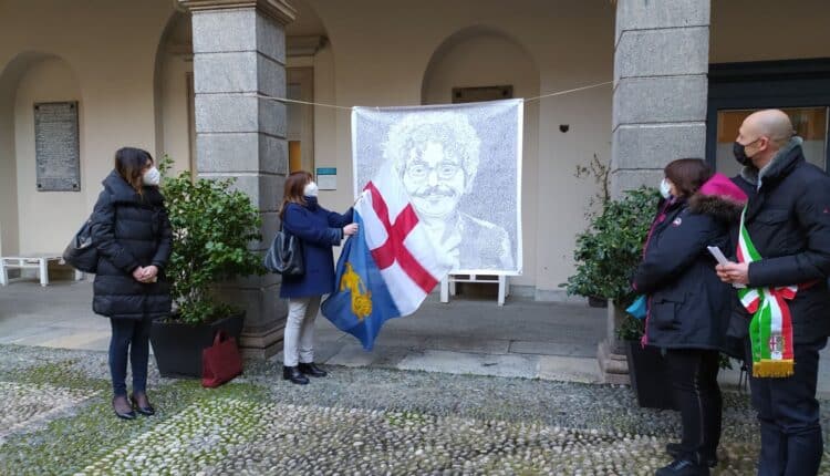 Milano, la città rilancia 10 poster per richiedere la libertà dell'attivista egiziano