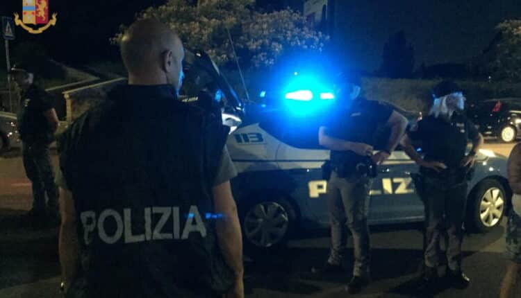 Roma. Si reca al VI Distretto della Polizia di Stato Casilino per revocare lo smarrimento della carta d’identità ma viene arrestata per un ordine di carcerazione in atto.