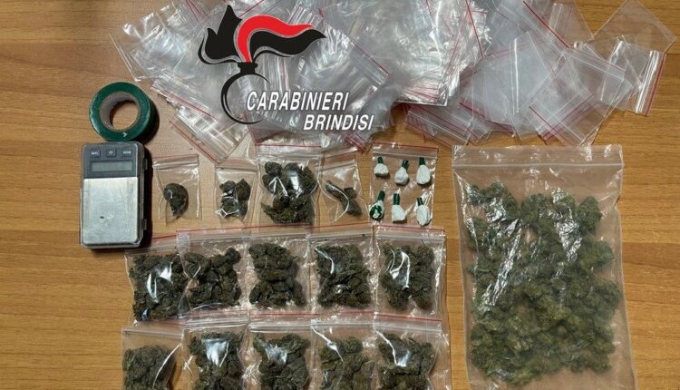 Latiano, sequestrati oltre 100 g di marijuana e 3,4 g di cocaina; arrestato 31enne e denunciata sua moglie