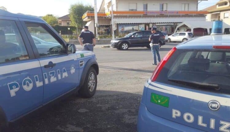 Cattinara, fermate 4 auto in frontiera, trovati a bordo 12 migranti irregolari