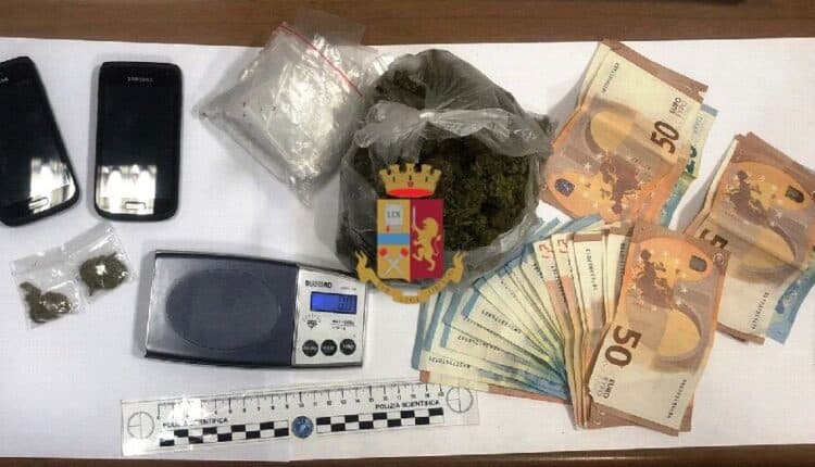 Napoli, arrestato per spaccio di marijuana