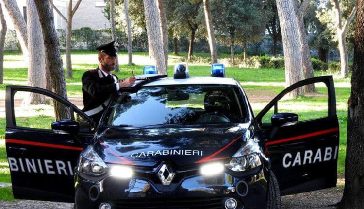 Santa Ninfa, credeva che le fosse stata rubata la borsa, ma il marito le dichiara di averla messa nell'armadio prima di uscire