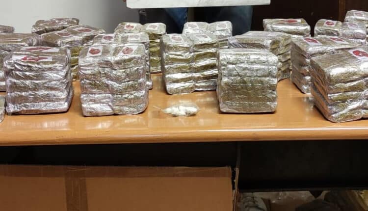 La Rustica, nascondevano 20 kg di hashish in un garage. Arrestati dalla Polizia un 27enne e un 39enne