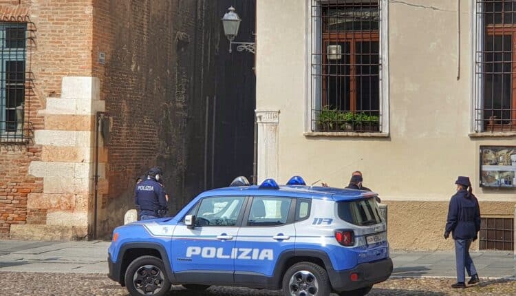 Mantova, divieto d'accesso negli esercizi pubblici di tutta la provincia per due pluripregiudicati