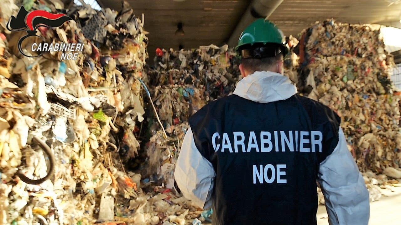 Milano, Carabinieri del NOEMilano, Carabinieri del NOE: contrasto al traffico illecito di rifiuti metallici nel Nord Italiacontrasto al traffico illecito di rifiuti metallici nel Nord Italia