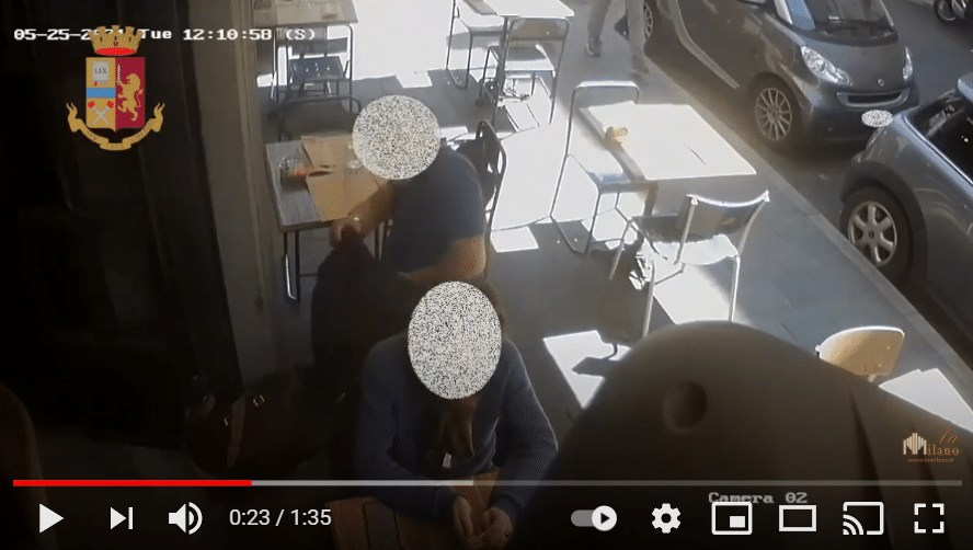 Milano, furto di portafoglio tra i tavolini di un dehor: arrestati dalla Polizia due malviventi