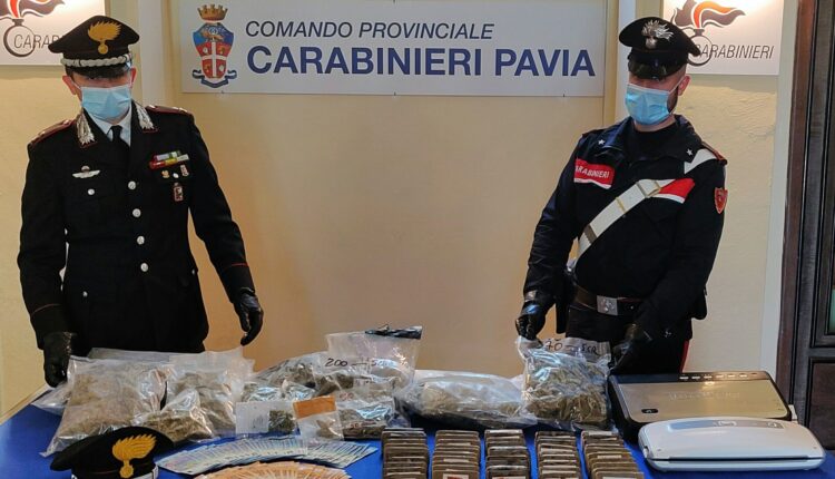 Pavia, trovato in possesso di quasi 10 kg di hashish e marijuana. Arrestato dalla Polizia architetto milanese