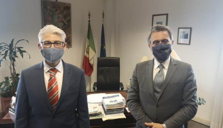 Pordenone, il Questore Odorisio saluta e ringrazia l'Ispettore Superiore Sarri che termina oggi il servizio nella Polizia