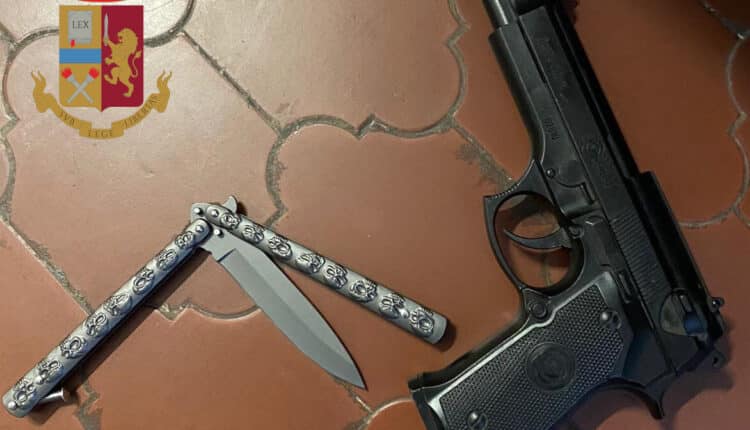 Prenestino. Tenta rapina e con la cassa sotto al braccio finisce contro uno scaffale