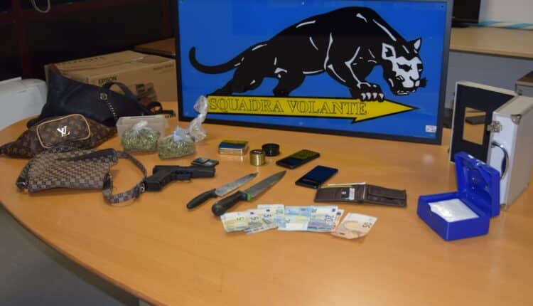 Rimini, spaccia davanti ad un bar in pieno pomeriggio. Arrestato dalla Polizia