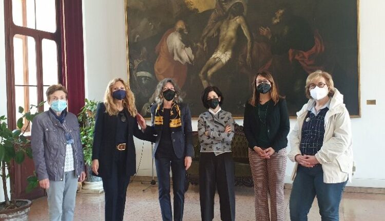 Rovigo, il Soroptmist dona un computer alla casa rifugio del Centro Antiviolenza Polesano