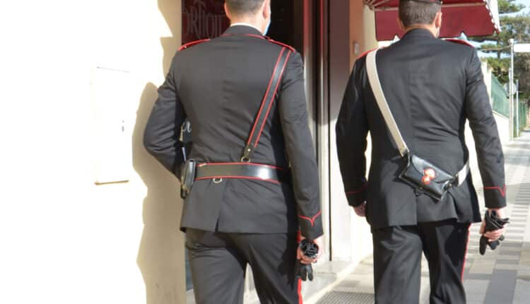 Siurgus Donigala, acquista online un Iphone 11 a 618 euro ma è una truffa raggirata una 20enne