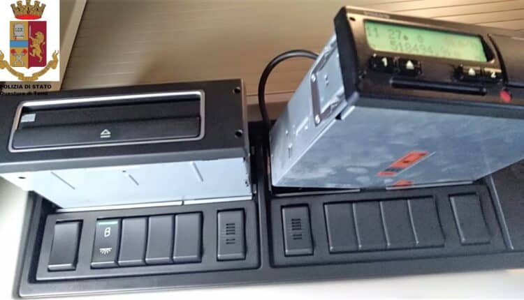 Terni, bisonte della strada viaggia a forte velocità: fermato dalla Polizia e patente ritirata