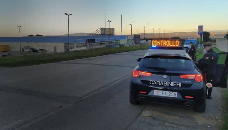 Cagliari, trovati 2,4 g di marijuana nell'abitazione di un 26enne; deferito in stato di libertà